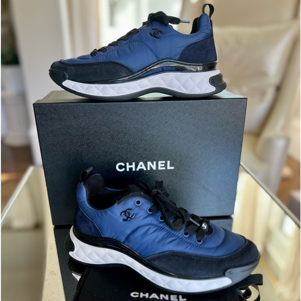 CHANEL Sneakers